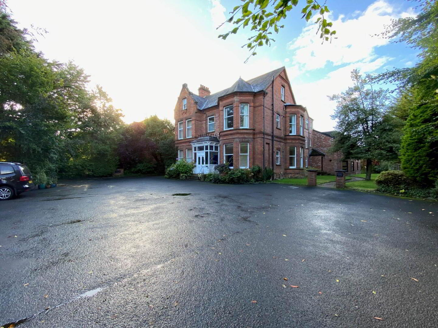 Huntingdale House, Apt Annadale Avenue 1 of 15
