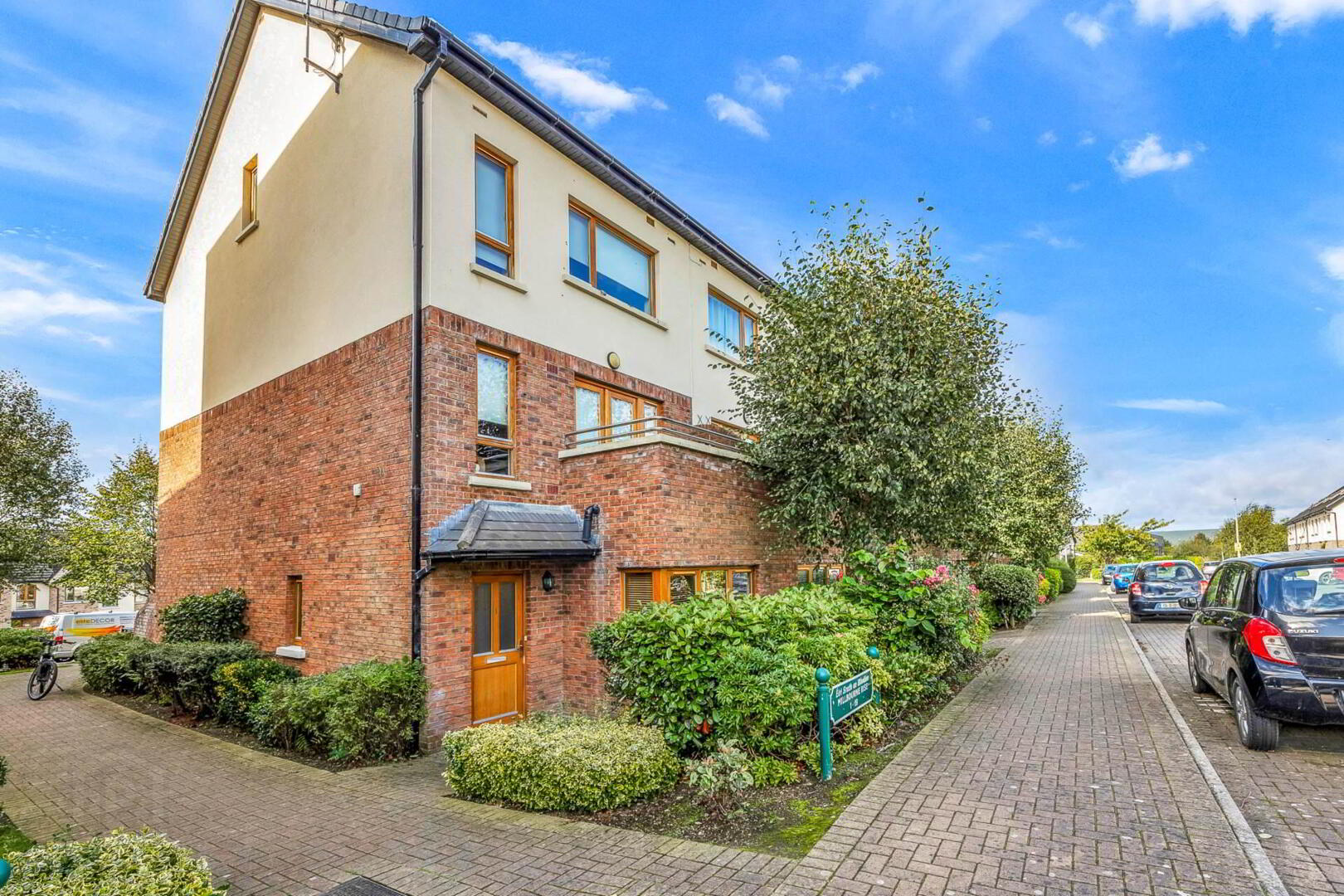 1 Millbourne Rise 2 of 13