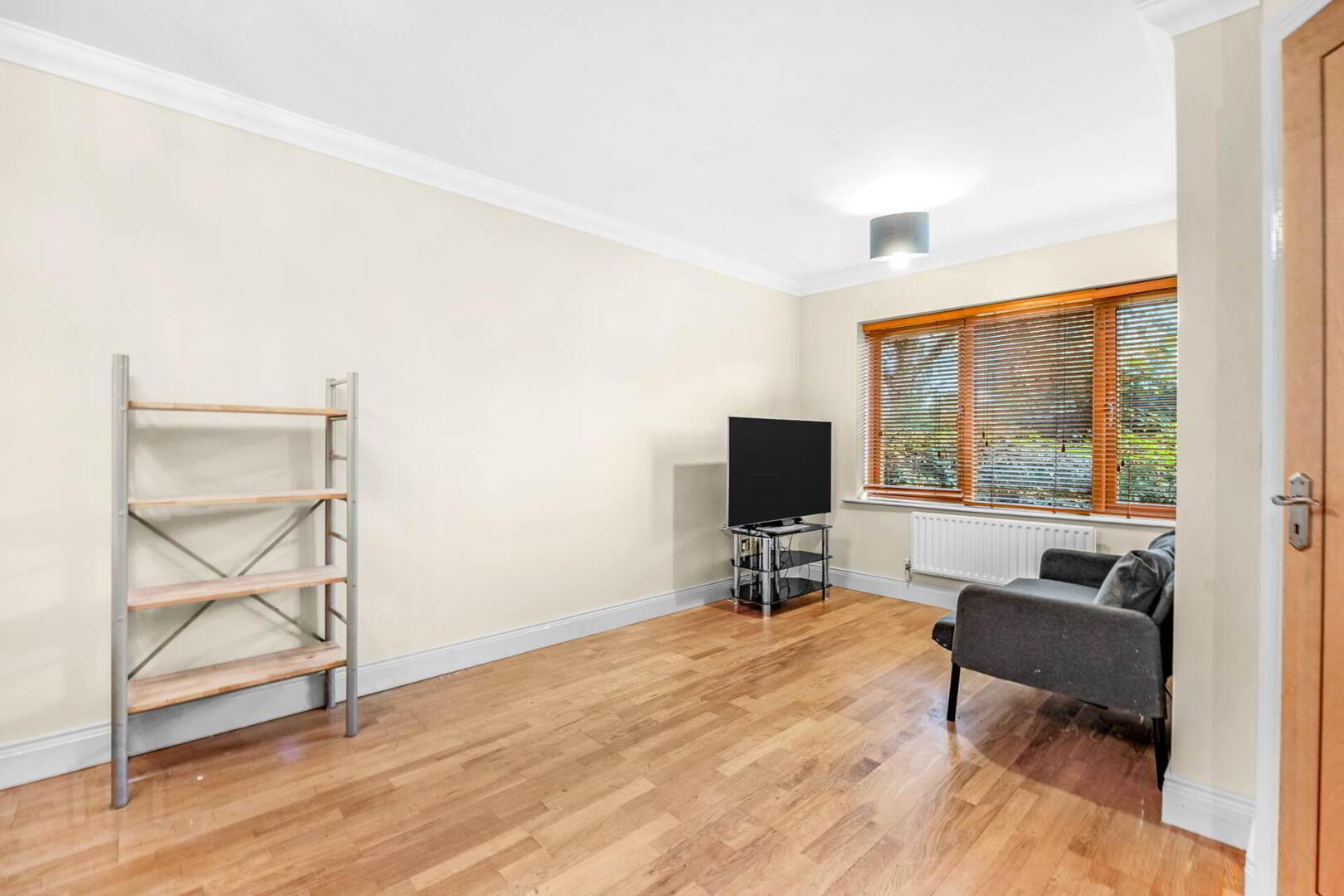 1 Millbourne Rise 3 of 13
