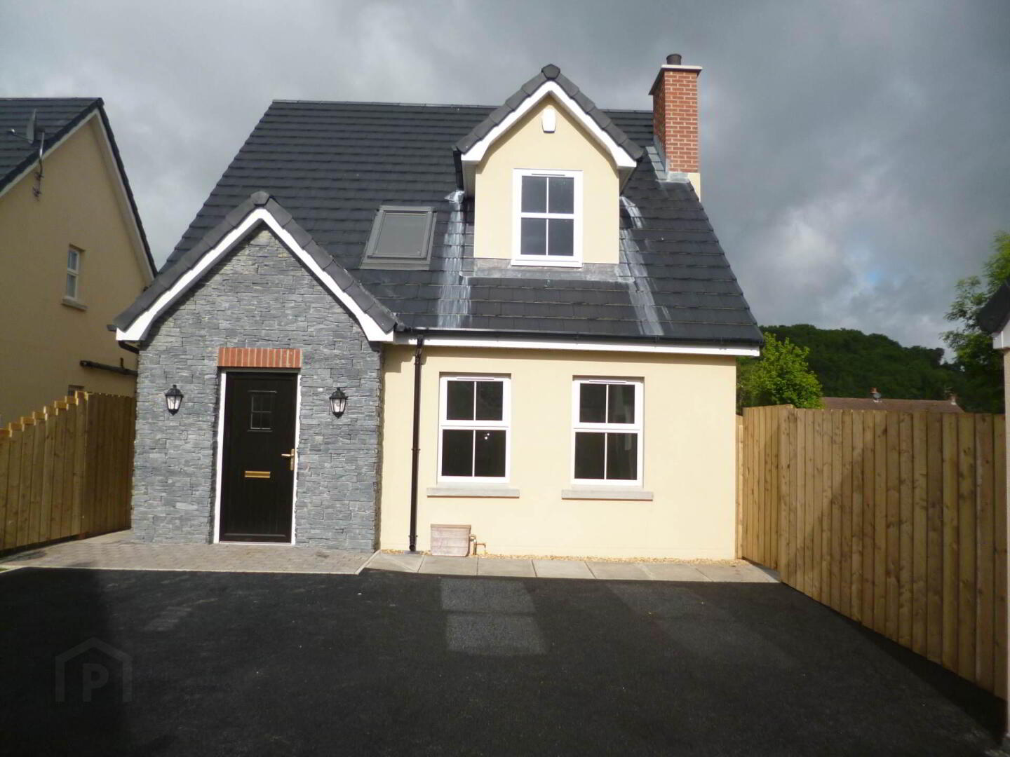 10 Riverside Mews 2 of 22