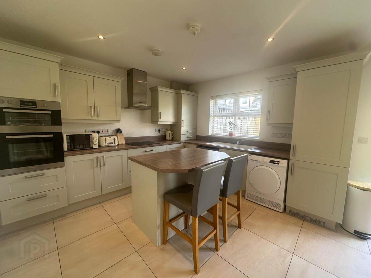 10 Riverside Mews 7 of 22