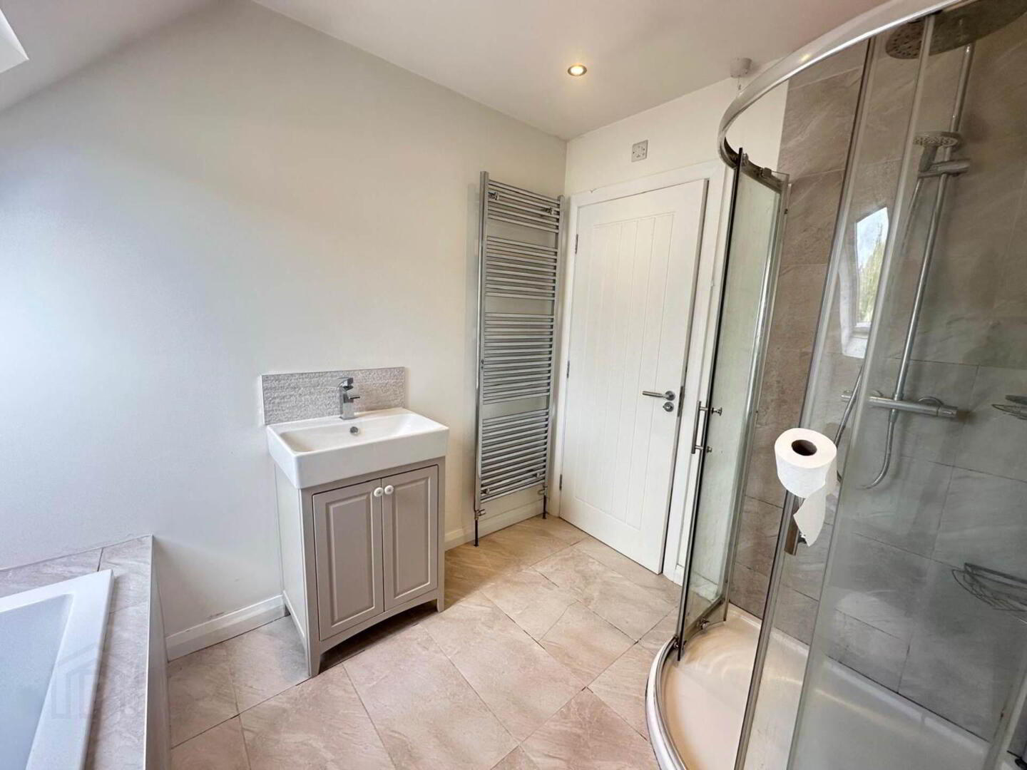 10 Riverside Mews 12 of 22