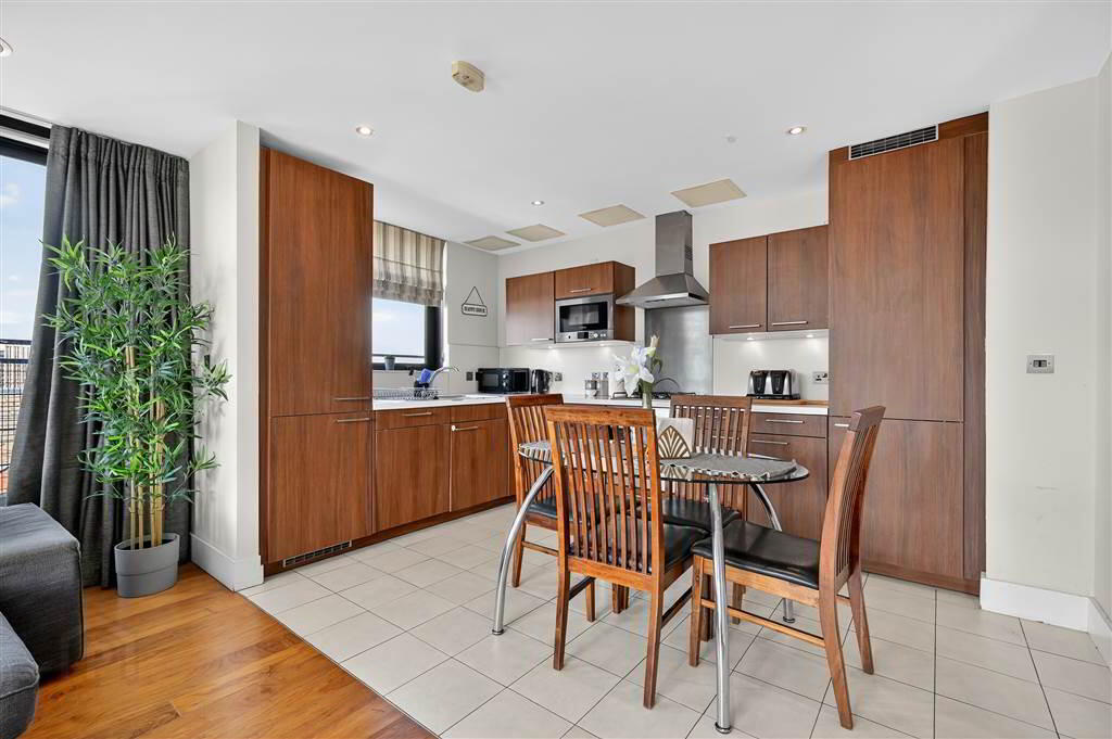 Apartment 35 Custom House Square 2 Ulster Street 8 of 15