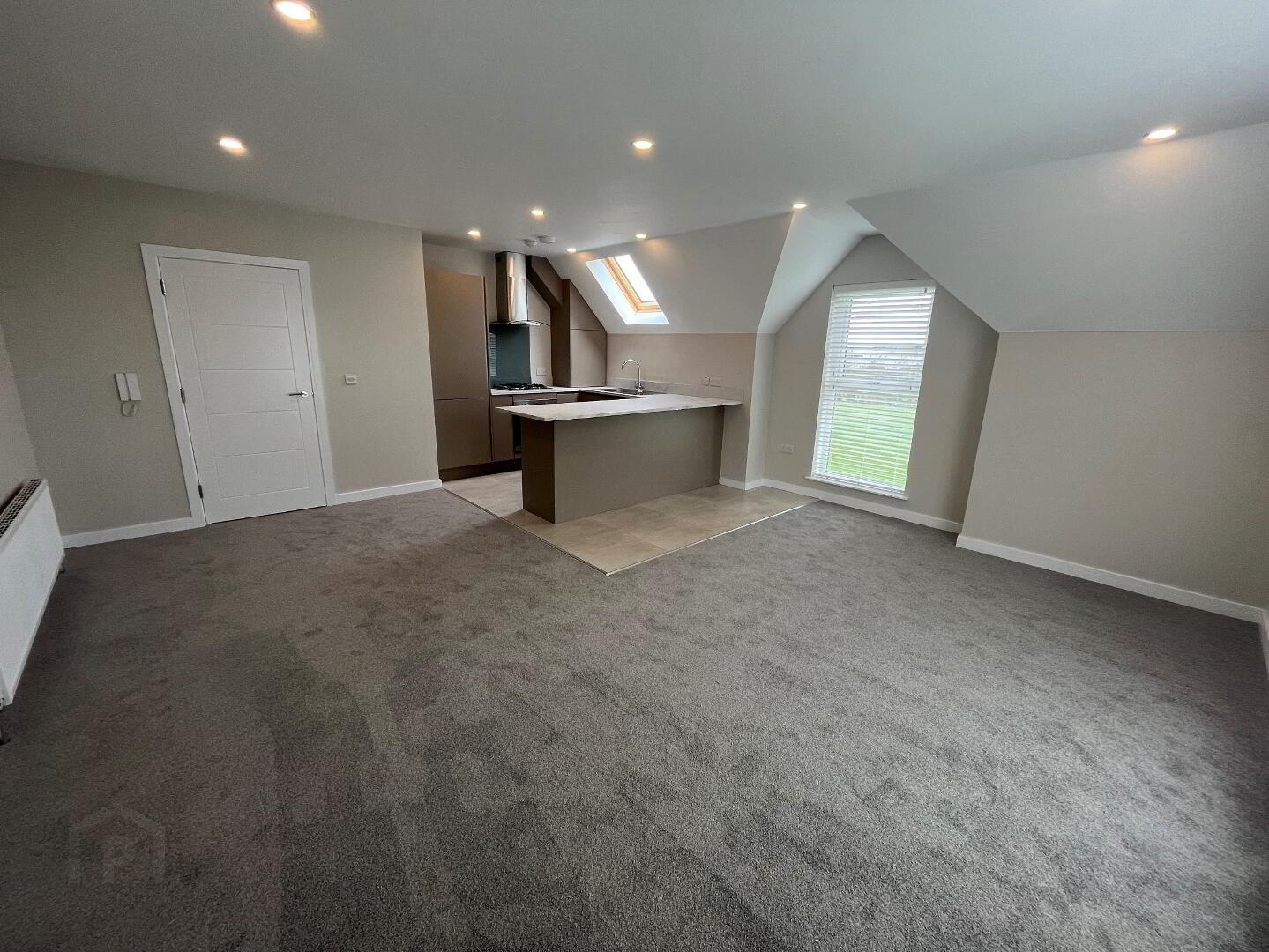 11e Boundary Lodge, Lodge Road 3 of 19