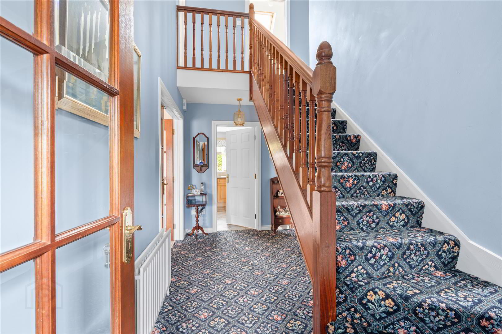 24 Ingledene 4 of 44