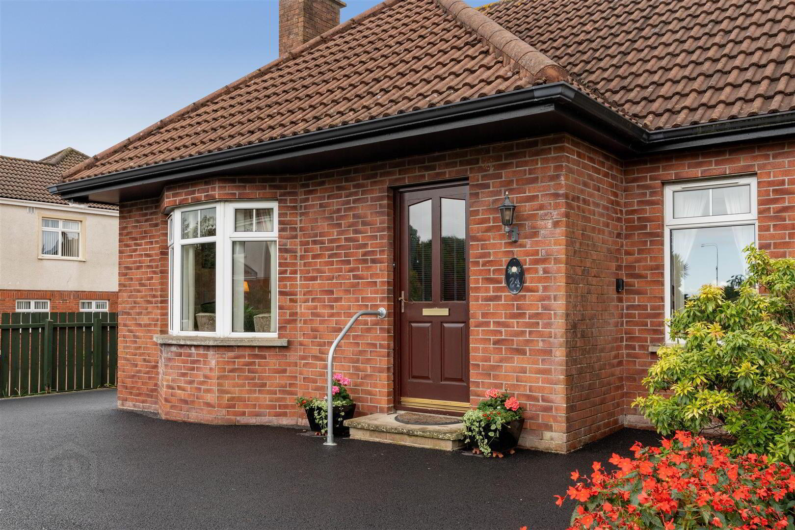 24 Ingledene 2 of 44