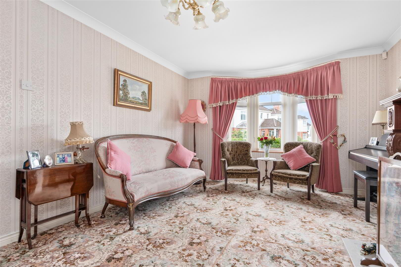 24 Ingledene 7 of 44