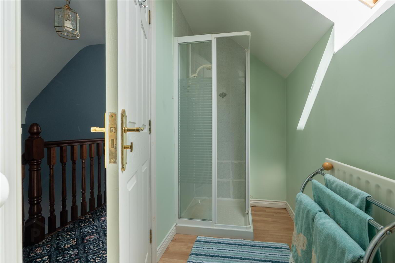 24 Ingledene 30 of 44