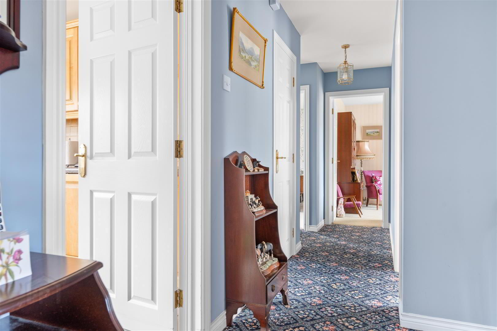 24 Ingledene 17 of 44