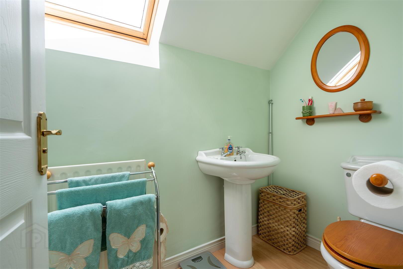 24 Ingledene 29 of 44