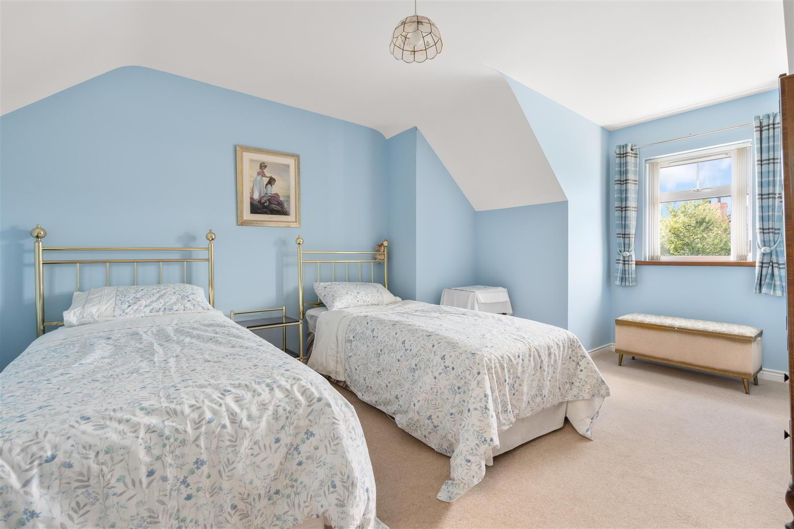 24 Ingledene 34 of 44