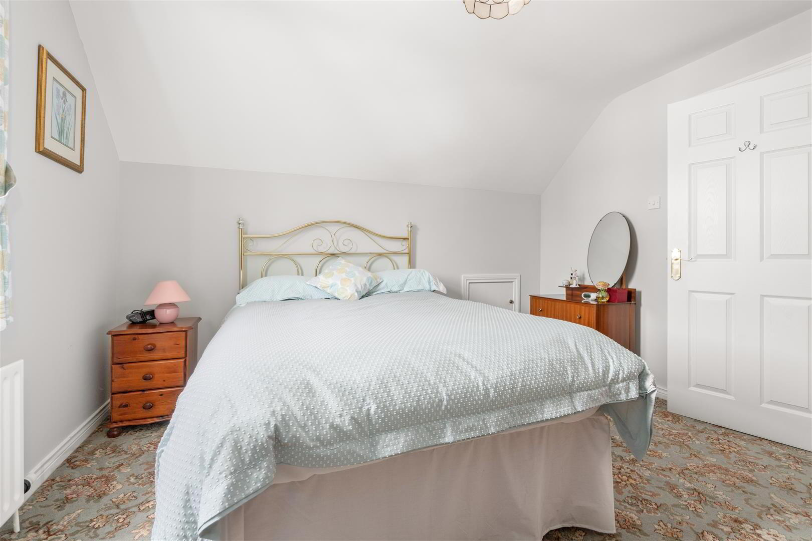 24 Ingledene 33 of 44