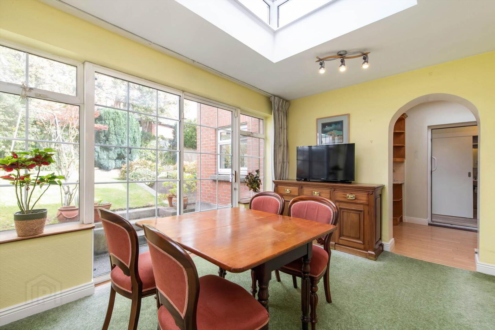17 Whitethorn Road 7 of 24
