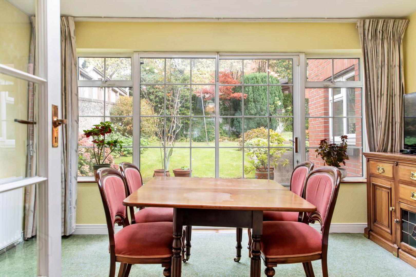17 Whitethorn Road 8 of 24
