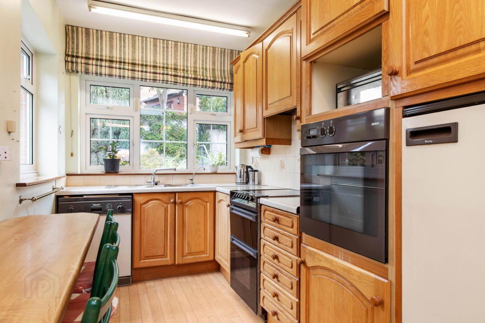 17 Whitethorn Road 9 of 24