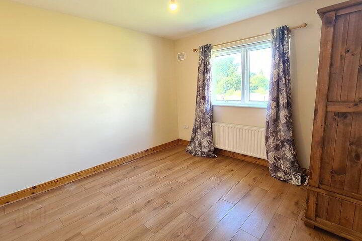 21 Langfield Close 8 of 16