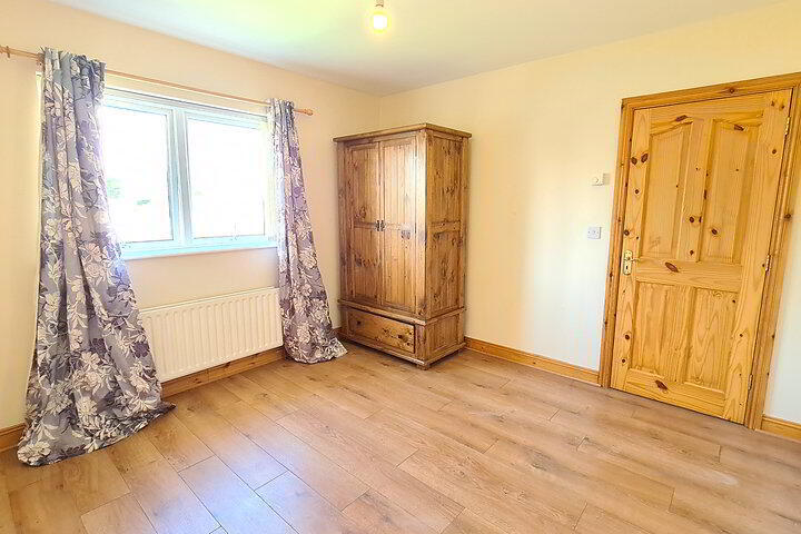 21 Langfield Close 9 of 16