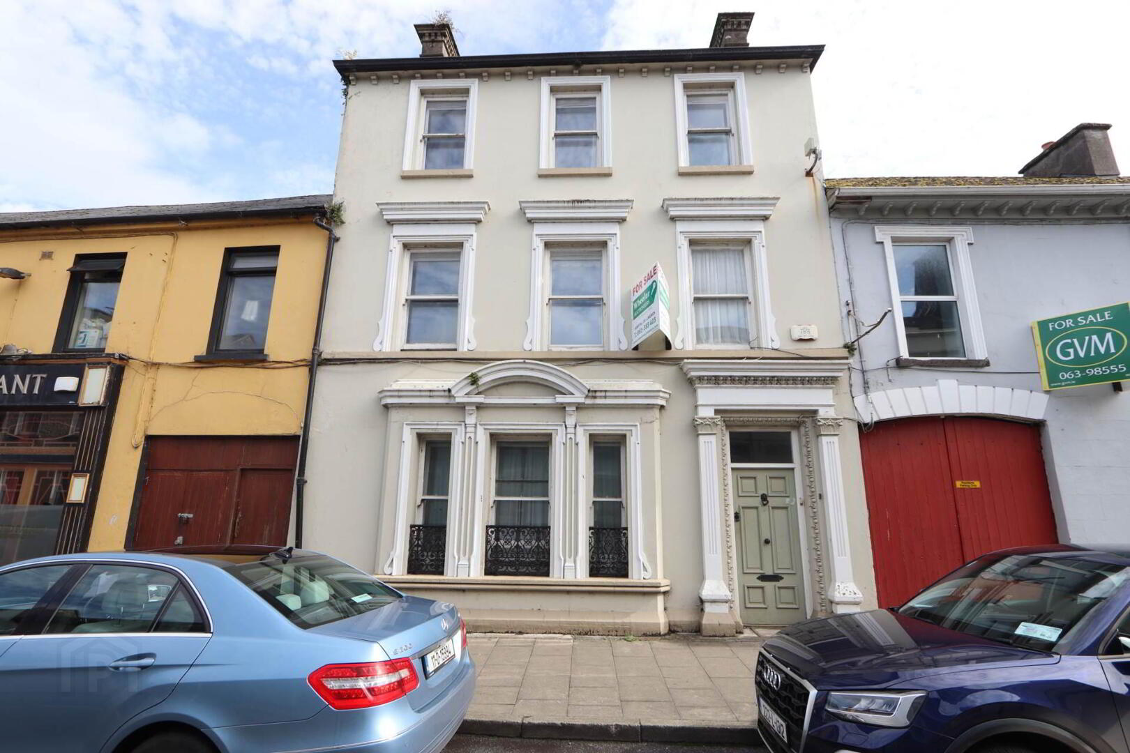 Sarsfield Street 1 of 16