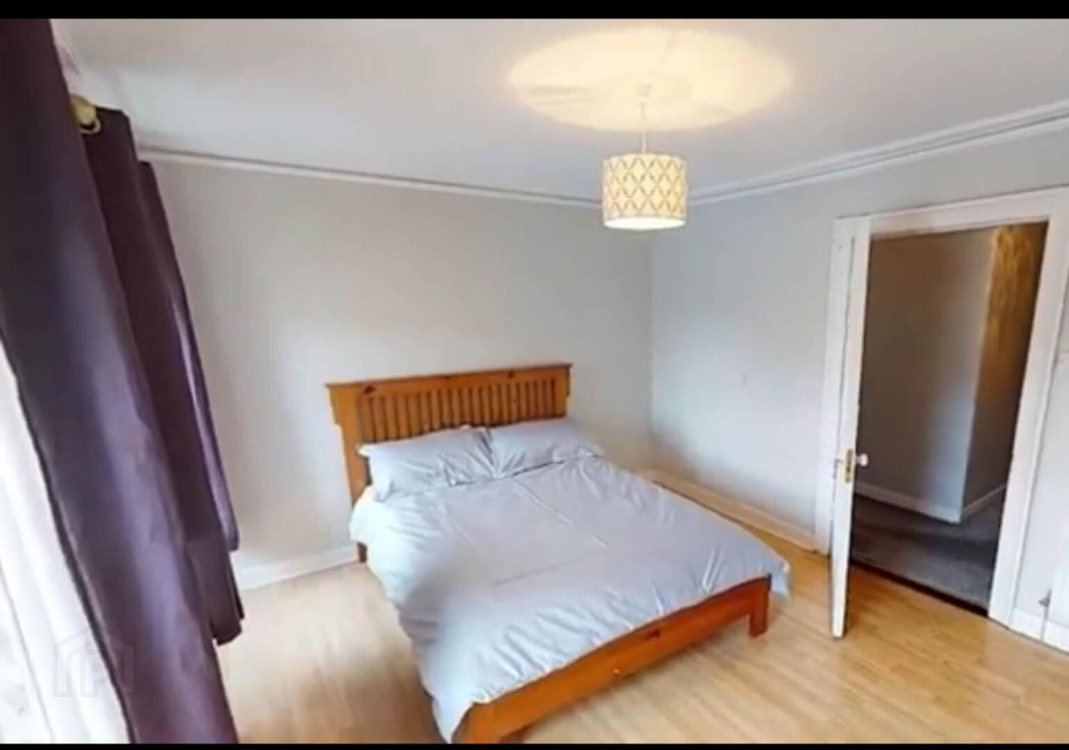 Sarsfield Street 10 of 16