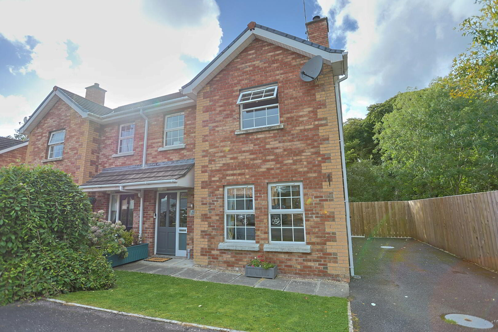 10 Meadow Bank 1 of 54