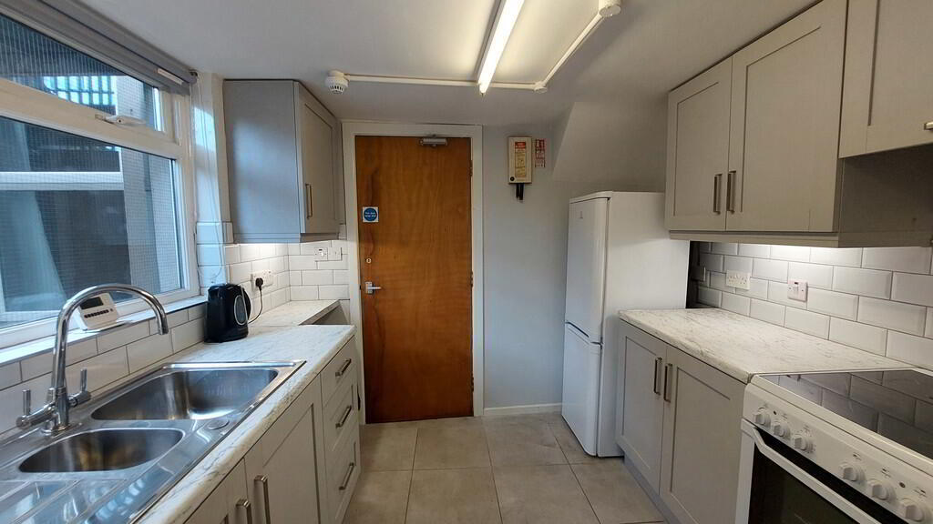 47a Sunnyside Street 5 of 9