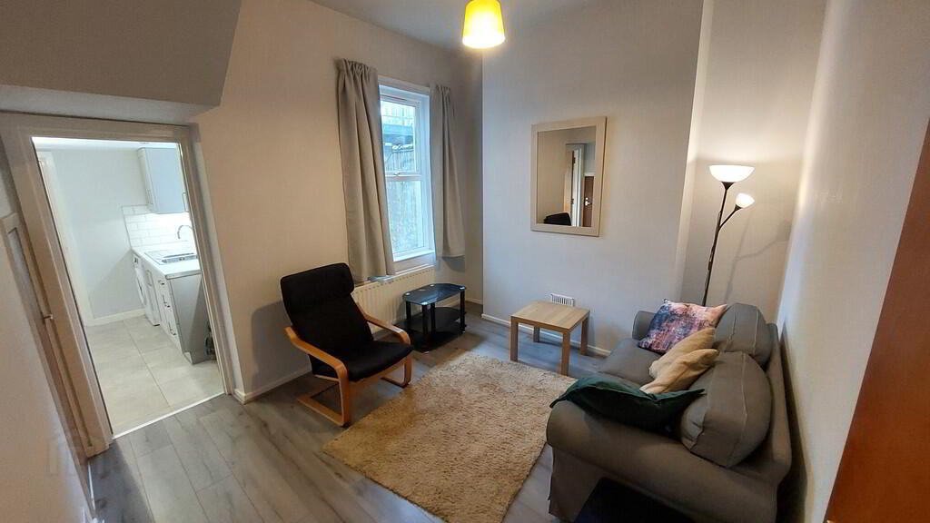 47a Sunnyside Street 2 of 9