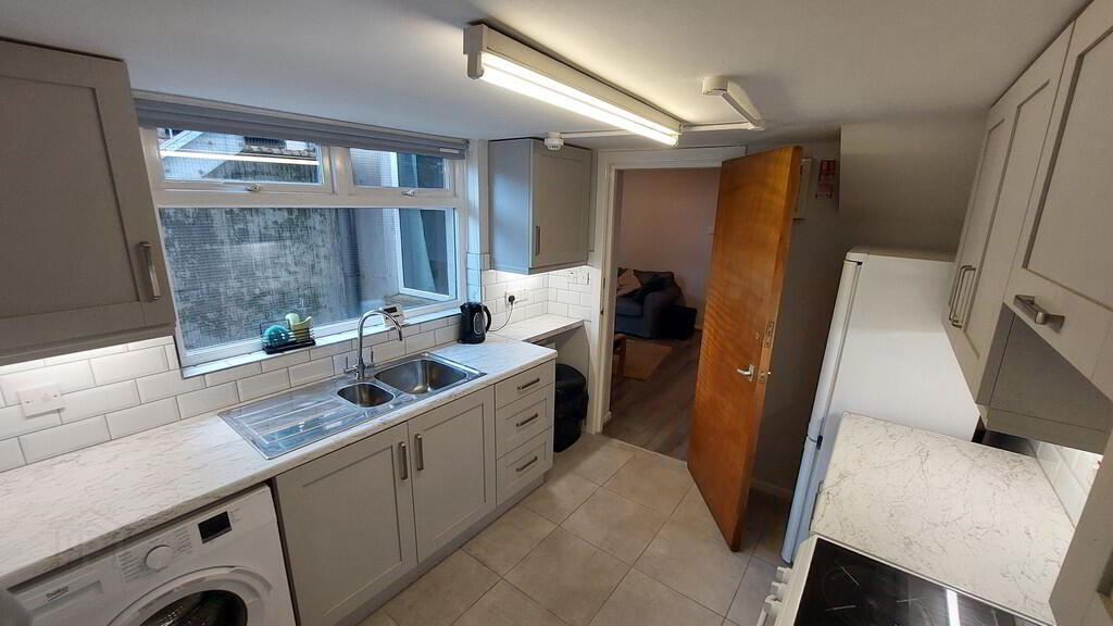 47a Sunnyside Street 4 of 9