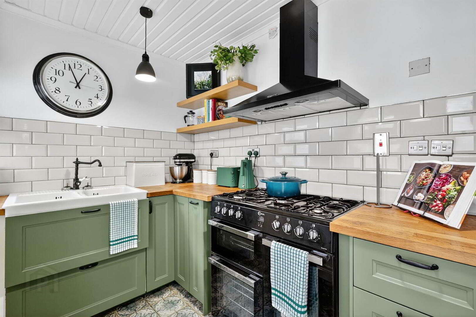 32 Rathcool Street 13 of 21
