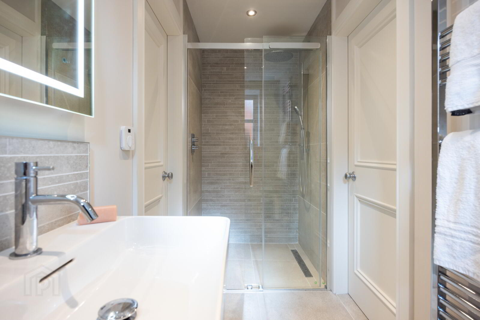 3 Martello Gate 24 of 41
