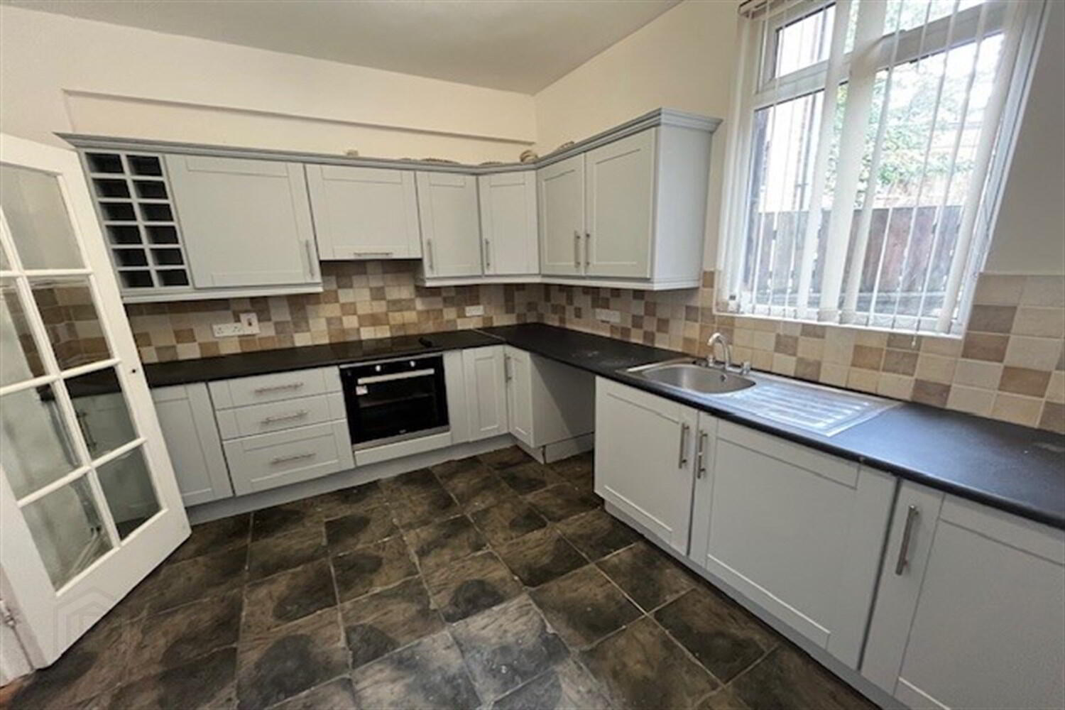 81 Cavehill Road 5 of 18