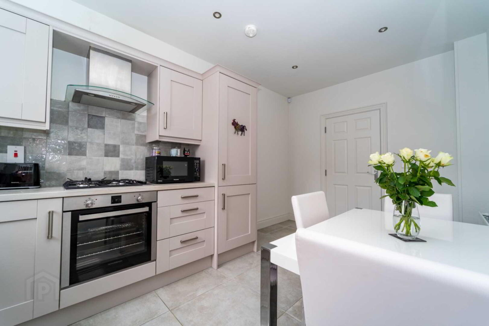 9 Meadow Place 7 of 17