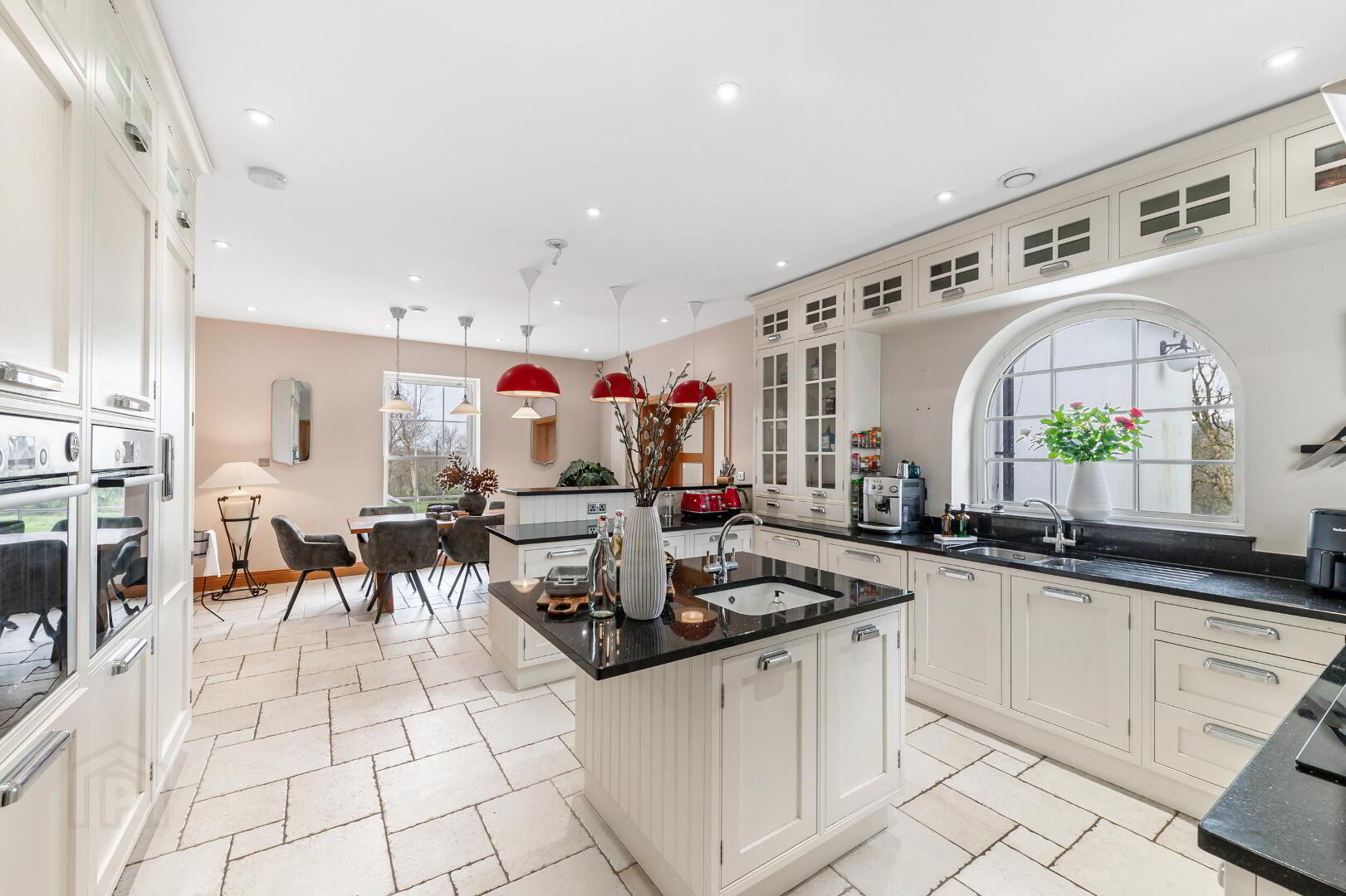61 Glebe Road 11 of 43