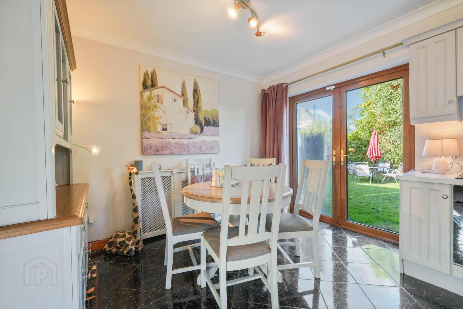 11 Churchfields 4 of 29