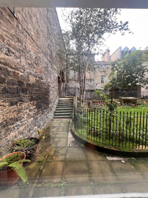 16 Edinburgh 18 of 18