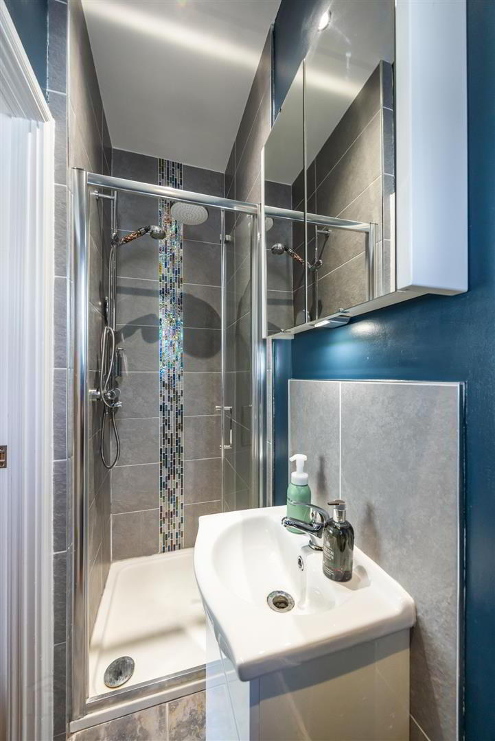 1 Alderley Crescent 19 of 27