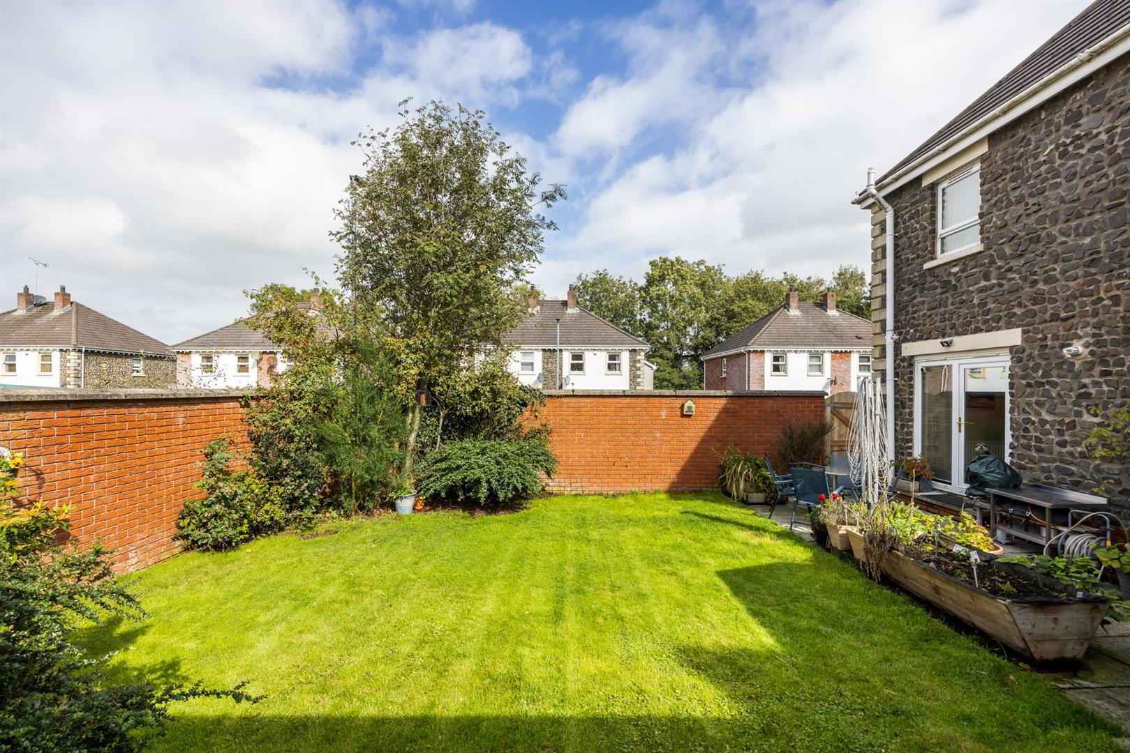 1 Alderley Crescent 26 of 27