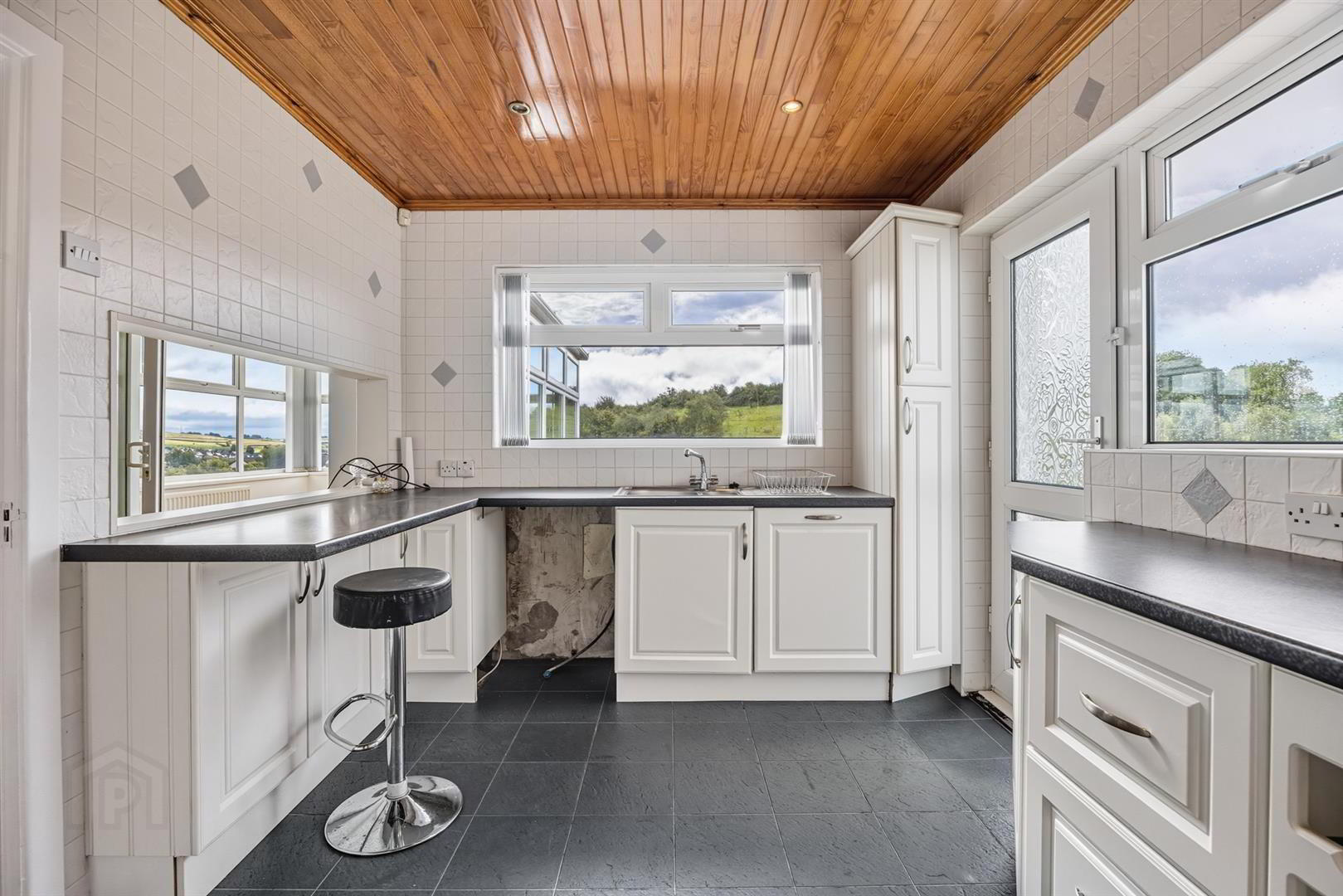 18 Ferndene Road 12 of 30