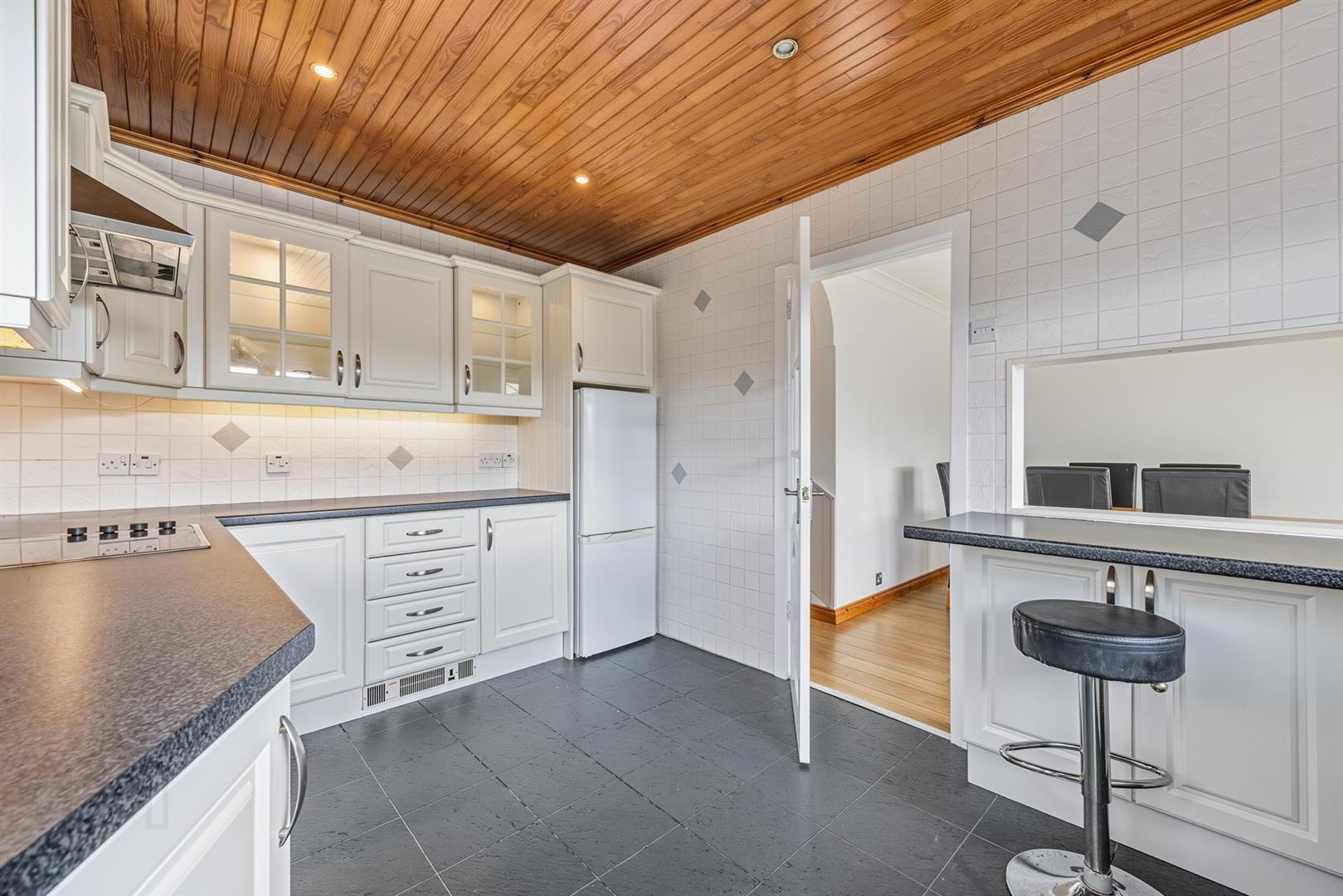 18 Ferndene Road 11 of 30