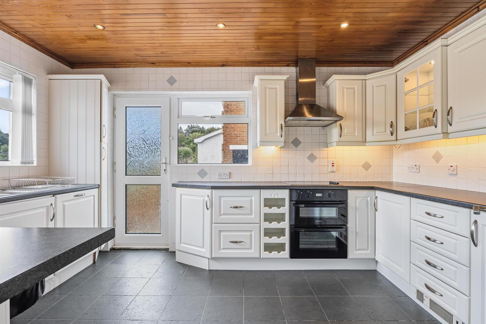 18 Ferndene Road 13 of 30