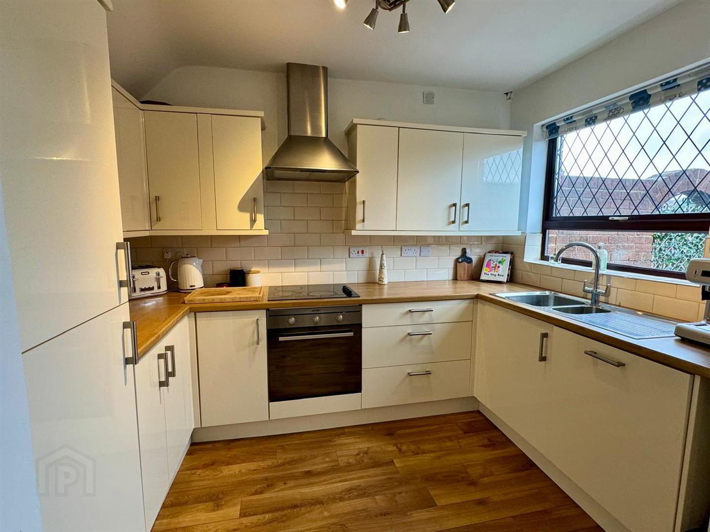 31 Elmfield Road 8 of 17