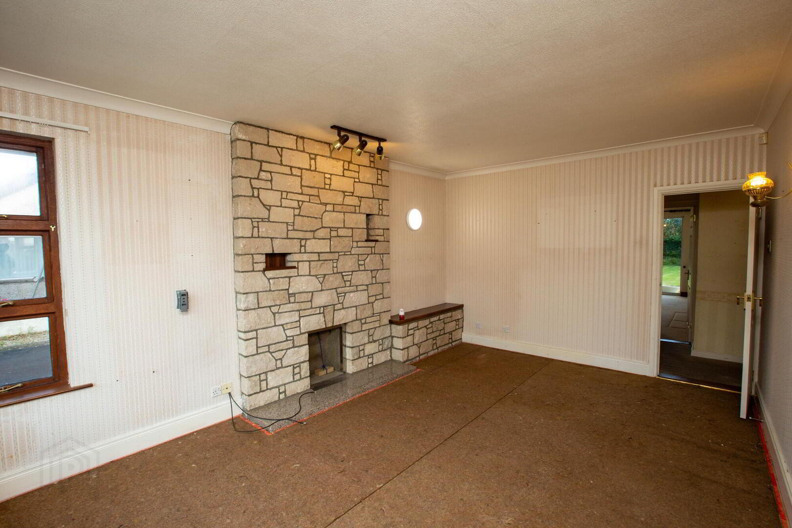 23 Elmgrove Park 5 of 27