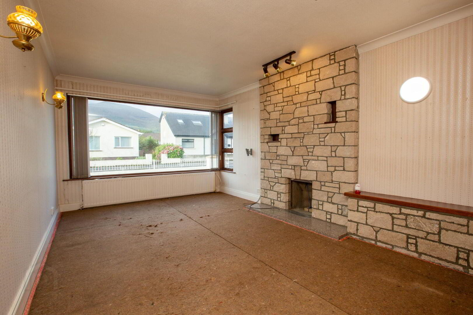 23 Elmgrove Park 4 of 27