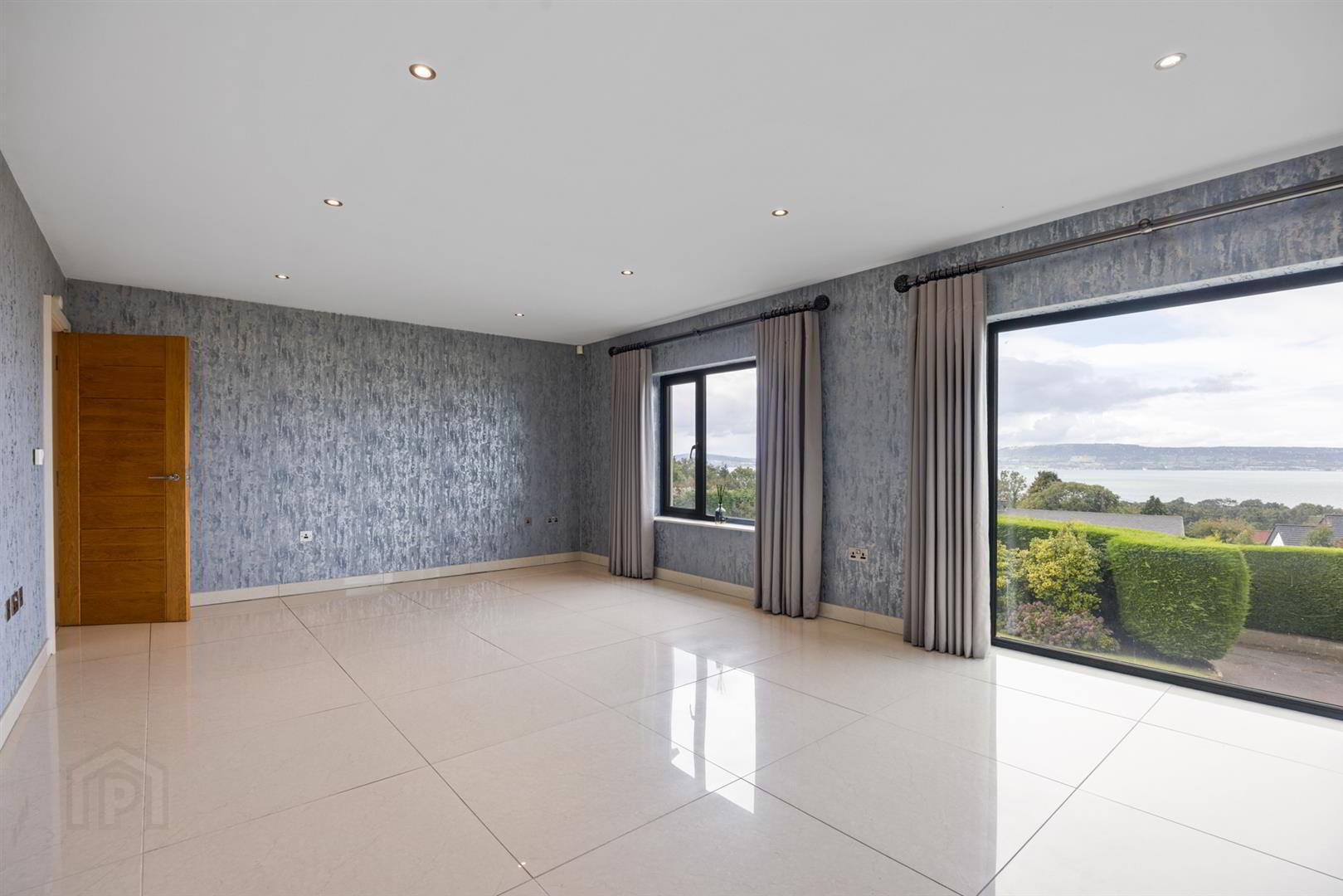 18 Larch Hill 14 of 46