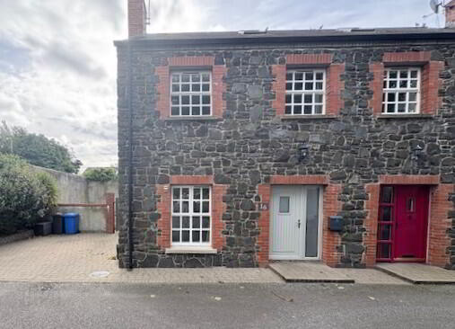 16 Somerset Mews 1 of 18