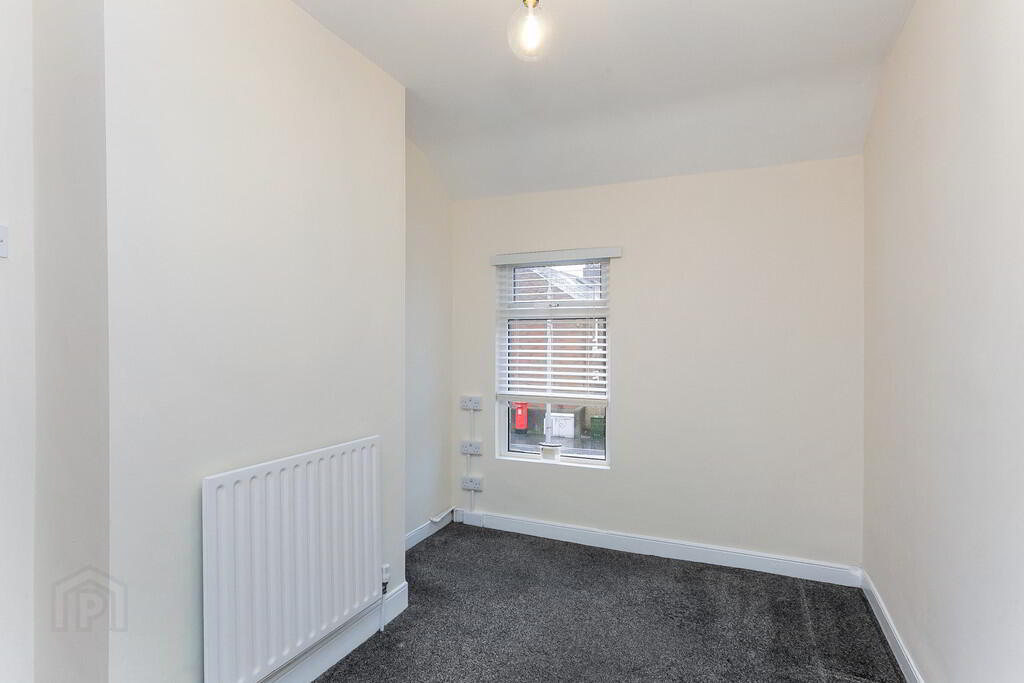 146 Ravenhill Avenue 18 of 22
