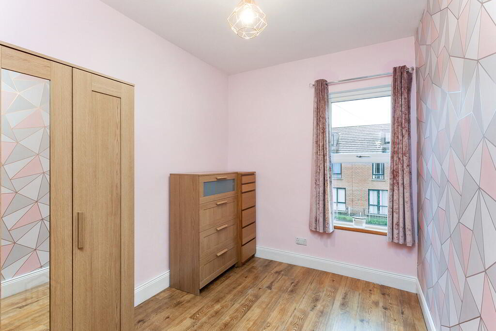 146 Ravenhill Avenue 17 of 22