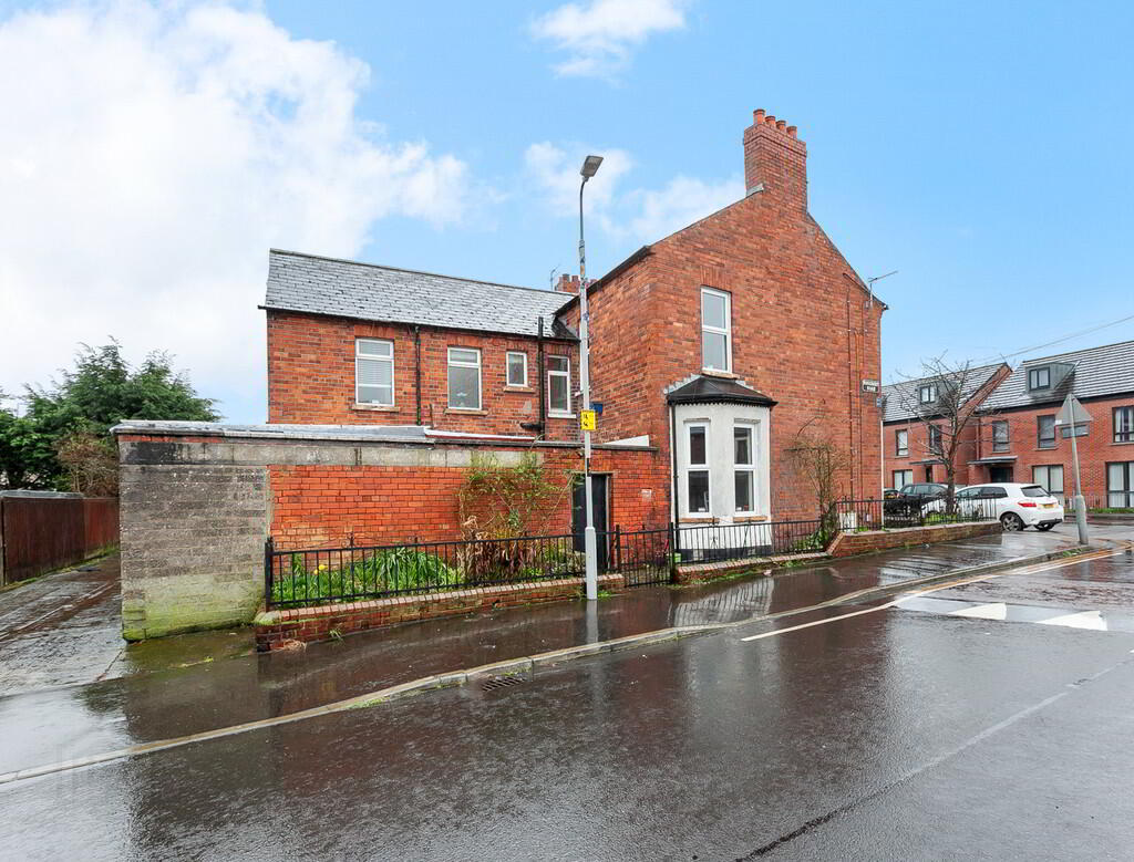 146 Ravenhill Avenue 21 of 22