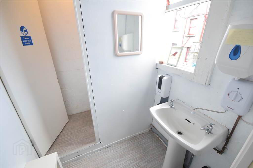 Unit G First Floor, 96 Abbey Street 4 of 6