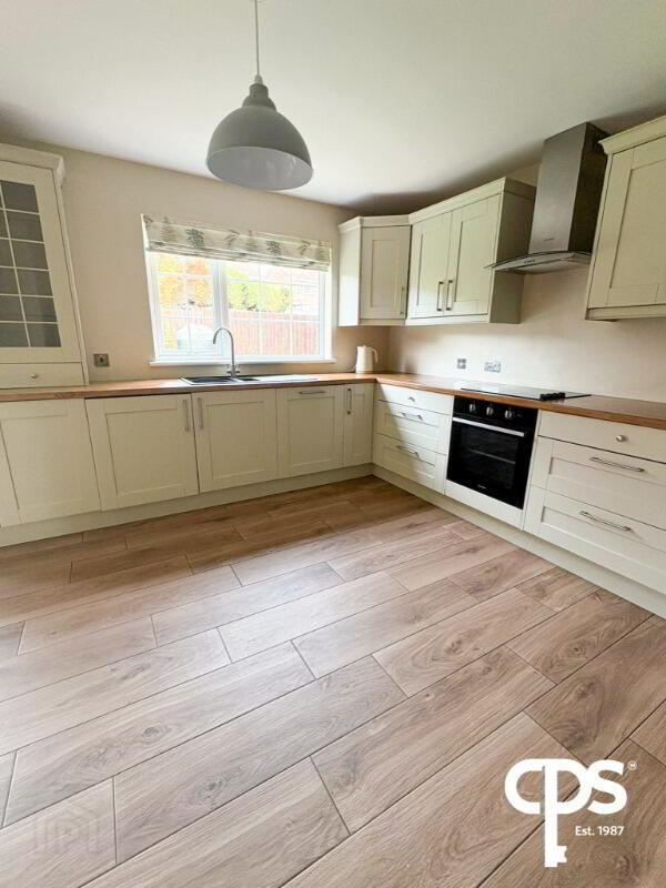 8 Ashgrove Manor 6 of 25