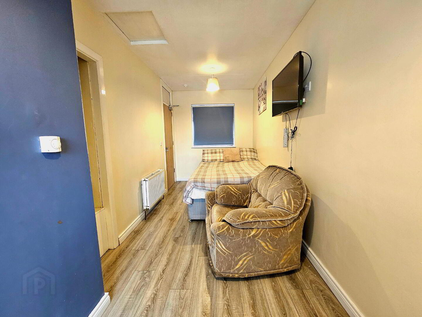 Flat 2, 1a Church Square 3 of 4